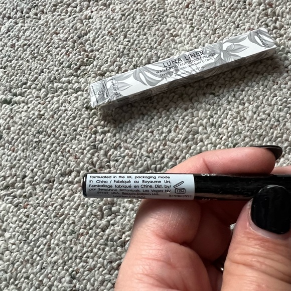 Seraphine Botanicals Luna Pitch Black Liquid Eyeliner - Picture 5 of 5